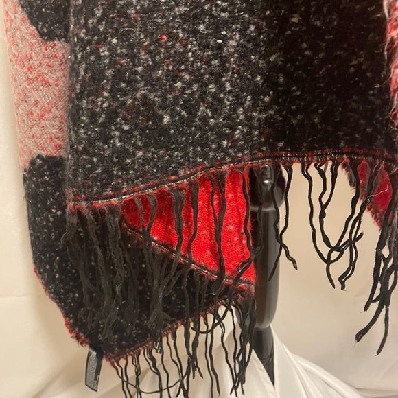 Express Red‎ and Dark Blue Geometric Patterned Shawl w Fringe - Picture 6 of 7